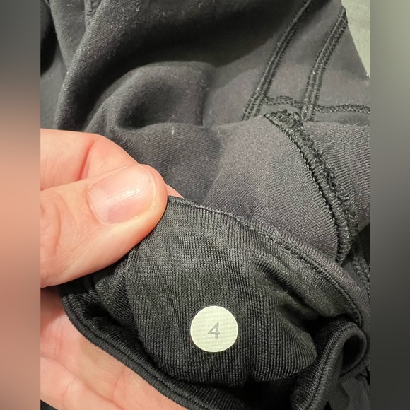 Lululemon Cropped Black Leggings with Ruching Size 4 - Picture 6 of 8